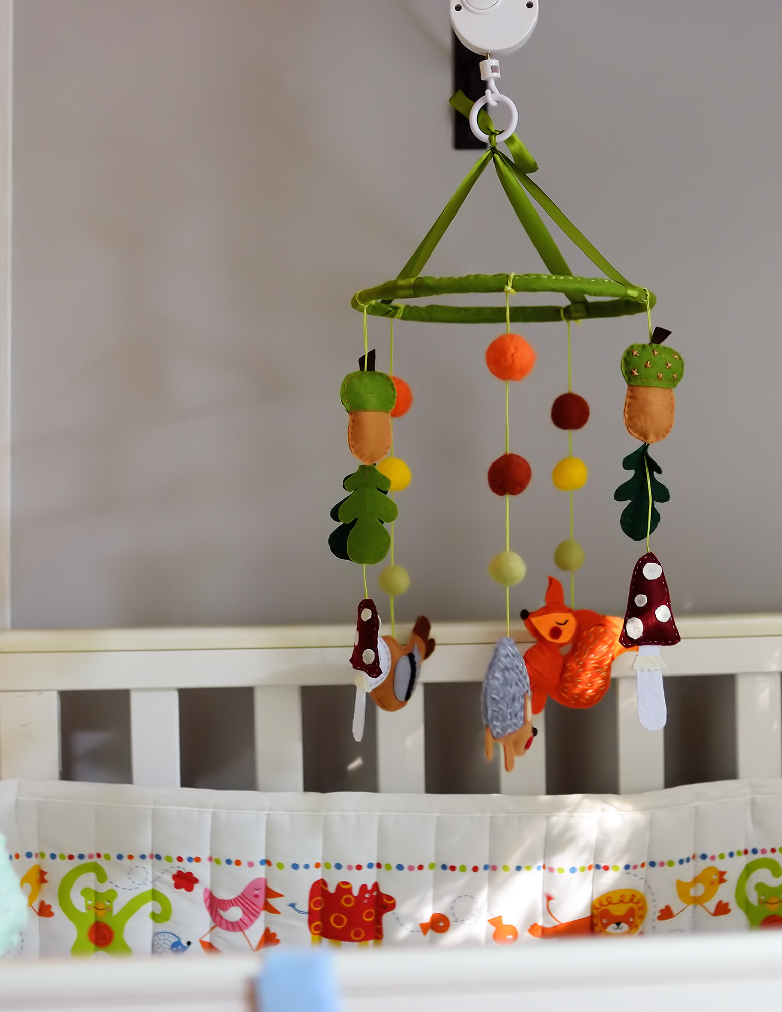 Crib mobiles
